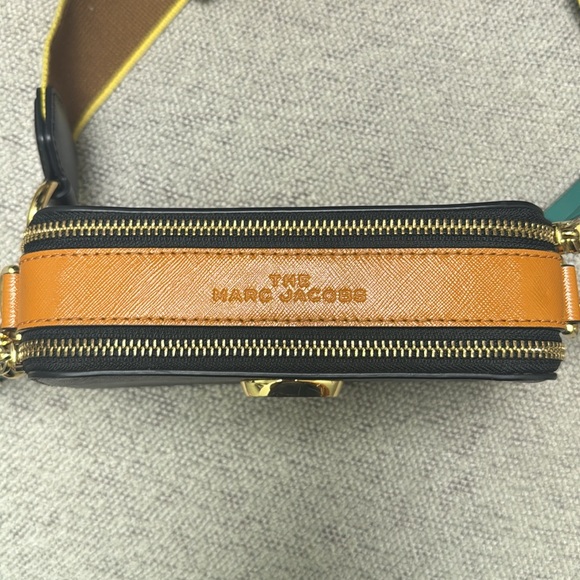 Marc Jacobs Camera Crossbody Bag - Picture 2 of 4